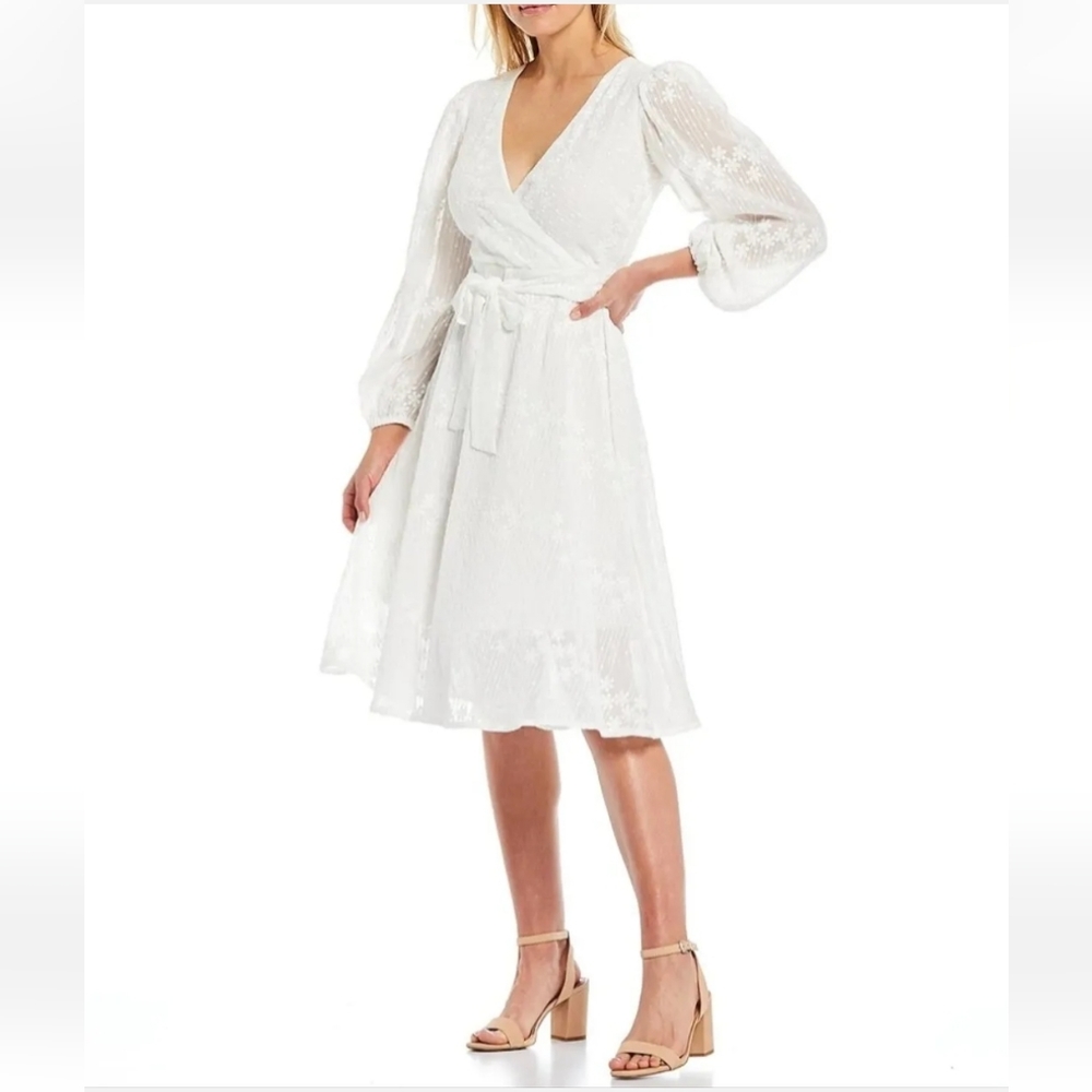 KENSIE Tie Belt Floral Embroidered Long Sleeve V-Neck Wrap Midi Dress Size 8